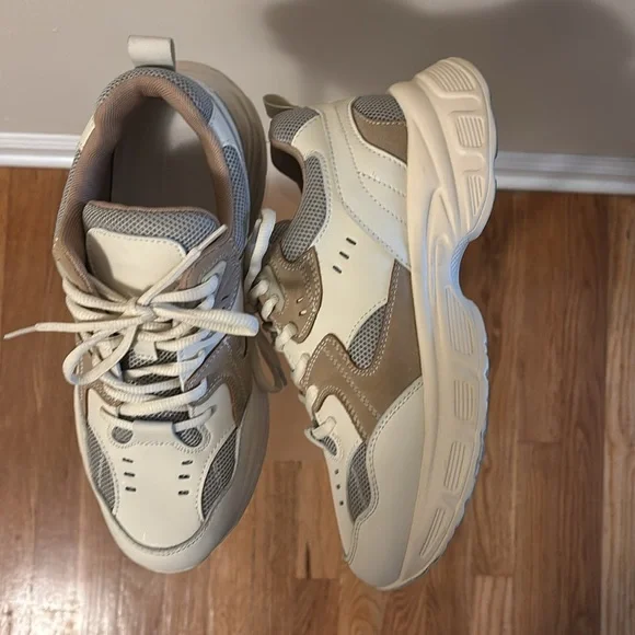 Cushionaire Strike Chunky Cream and Tan Sneakers - Picture 12 of 14